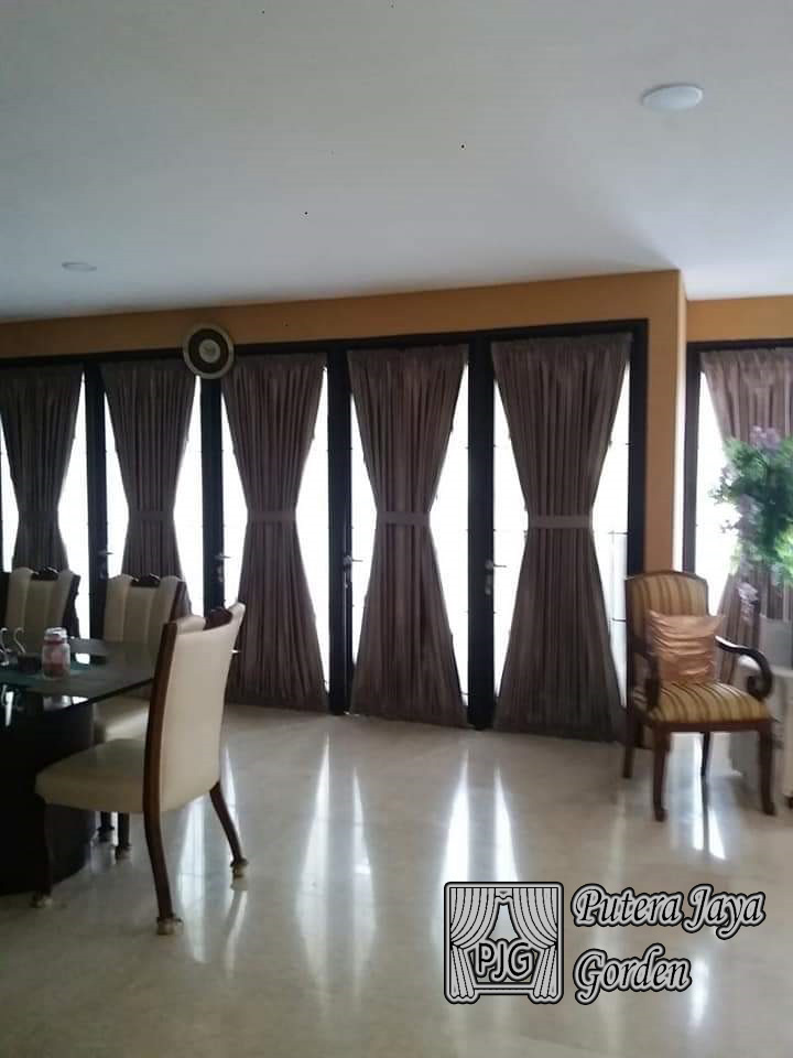 Buat Rumah Elok dengan Tirai Jendela Minimalis